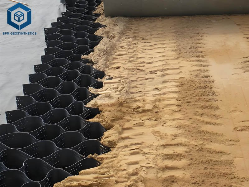 Diferencias entre geomembrana y revestimiento de estanque de geocelda de 500 micras. Precio de geocelda con superficie texturizada para estabilizador de grava para acuicultura. Diferencias entre geomembrana y revestimiento de estanque de geocelda de 500 micras. Precio de geocelda con superficie texturizada para estabilizador de grava para acuicultura.