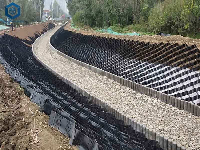 مادة HDPE Geocell لحماية المنحدرات مادة HDPE Geocell لحماية المنحدرات