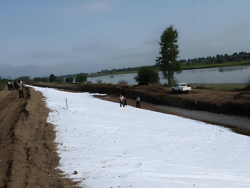 Key Difference Between Geotextile and Geomembrane Key Difference Between Geotextile and Geomembrane