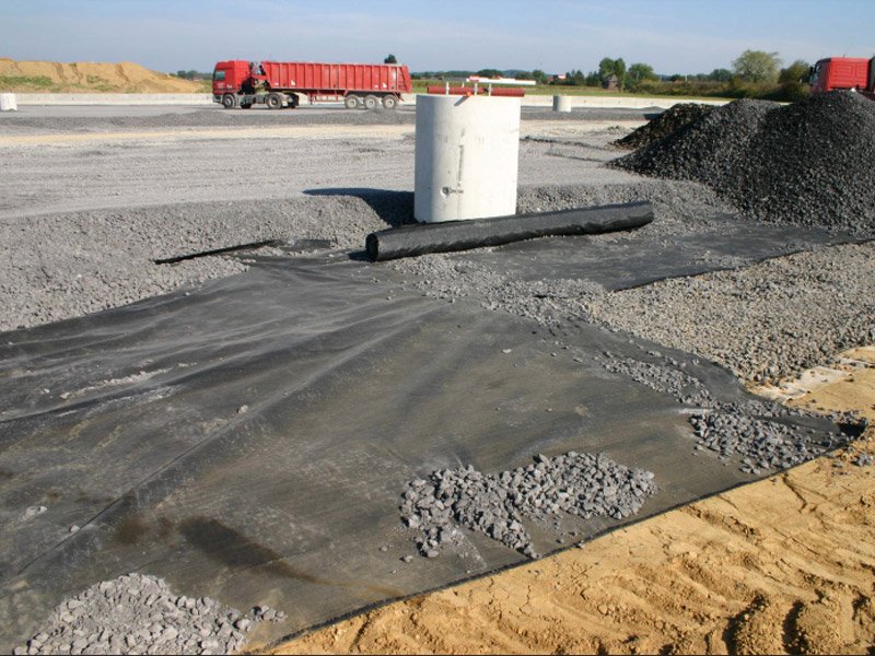 How To Choose Best Woven Geotextile Fabric For Road Construction