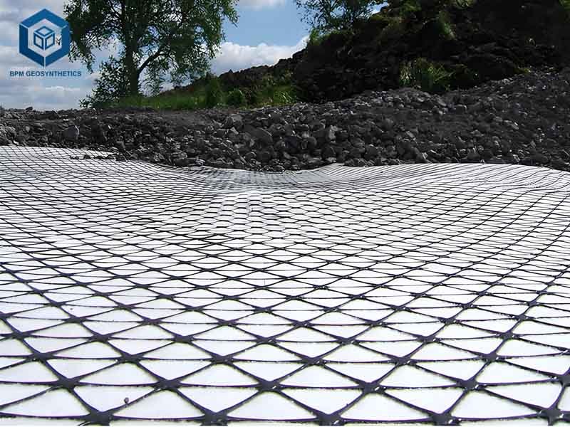 Three-Dimensional Geonet for Drainage