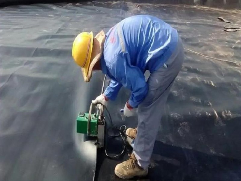 Ultimate Guide for Geomembrane Leakage Repair Underwater